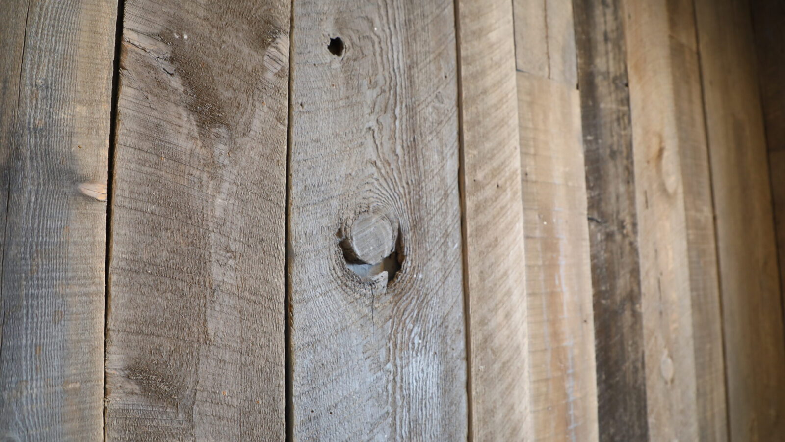 Barnwood accents